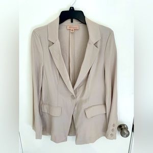 Women’s cream blazer